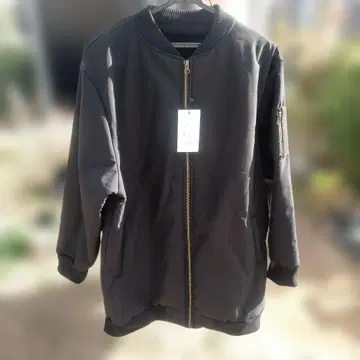미사용 새상품 ] 이자카마니아즈 티 여성용 블랙 L-LL 점퍼 보관품