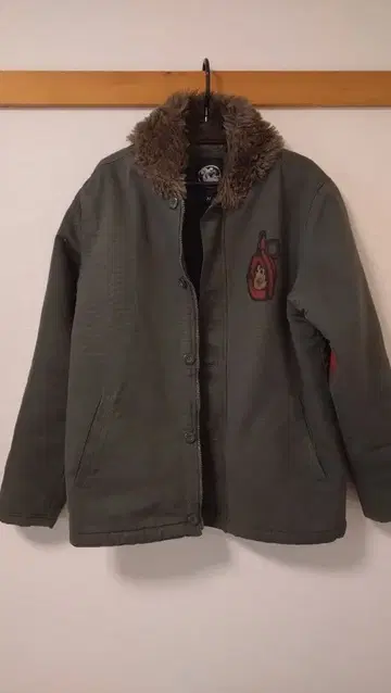 퍼가 달린 올리브 그린 덱 자켓 M