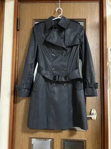 새상품급 블랙 트렌치코트 충전솜 탈부착 가능