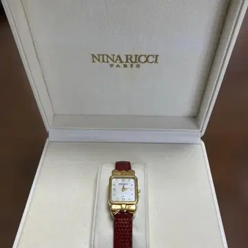NINA RICCI 아날로그 손목시계 빨간색 스트랩