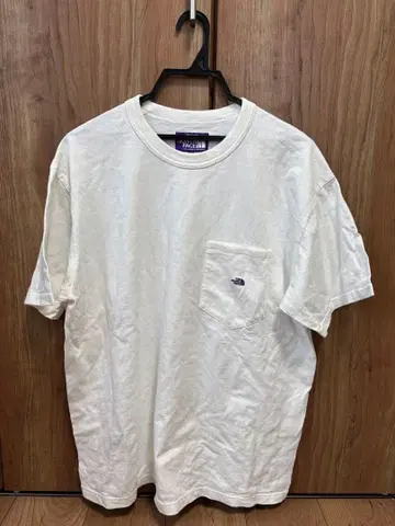 THE NORTH FACE 화이트 티셔츠