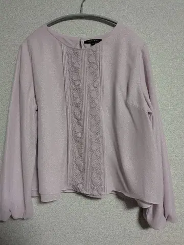 연보라 자수 긴팔 블라우스