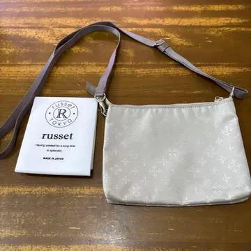 russet 숄더백 베이지