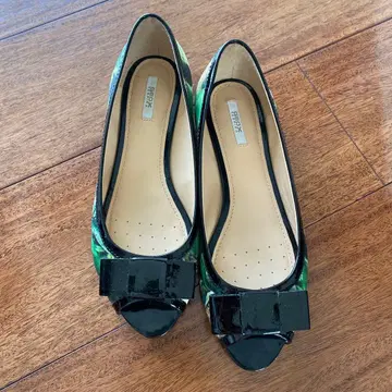 GEOX 플로럴 오픈토 펌프스