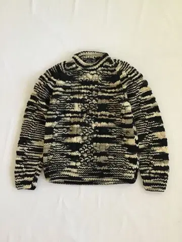 아르테사니아 울 케이블 크루넥 스웨터 S 사이즈 미사용 새상품