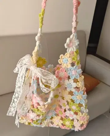파스텔 컬러 꽃무늬 바스켓백