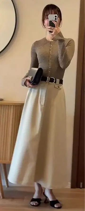 츠즈리사 씨, 네기시 씨 착용 론 헤르만 치노 스커트