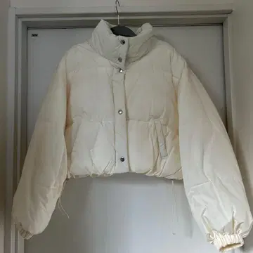 WEGO 화이트 크롭 다운 자켓