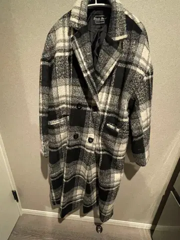 체크 무늬 더블 브레스트 코트 M 사이즈