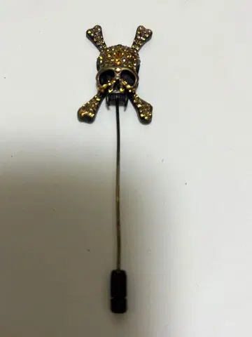 Roen 골드 스컬 햇핀