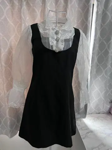 양산형 블랙 프릴 옷깃 A라인 원피스