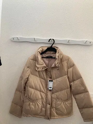 새상품 택 포함 베이지 M-L 다운 자켓