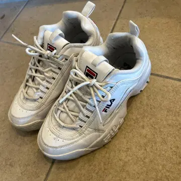 FILA 통굽 스니커즈 23.5cm