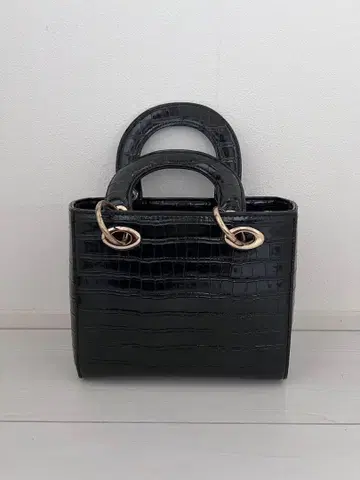 블랙 크로커다일풍 핸드백