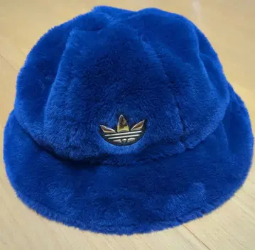 adidas 인조 모피 버킷 햇 파랑