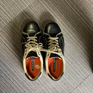 블랙 스니커즈 사이즈 26EEEE