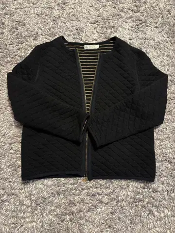 아이보리 네이비 퀼팅 자켓