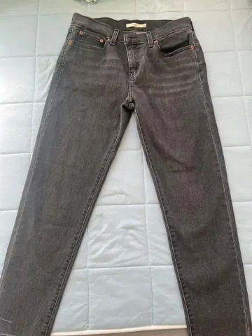 새상품급 Levi's 보이프렌드 청바지 여성용 허리 28인치