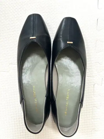 렌탈 트래픽 블랙 플랫슈즈