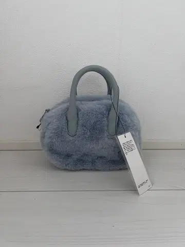 WEGO 라이트 블루 퍼 핸드백