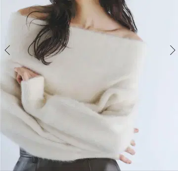 [ 새상품급 ] anuans 니트 오프숄더 풀오버 라쿤 아이보리