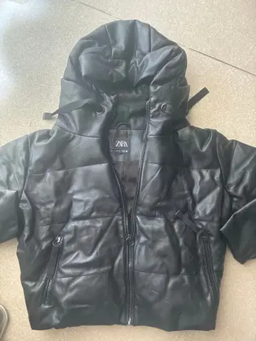 ZARA 블랙 후드 부착 다운 자켓