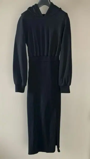 RESEXXY 리젝시 맨투맨 백 오픈 후디 원피스 블랙