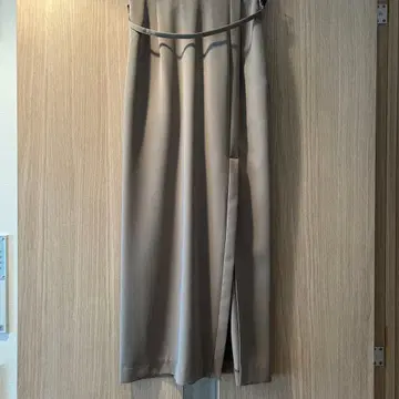 릴리 브라운 베이지 슬릿 롱 스커트