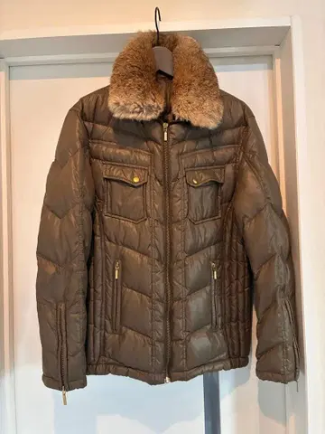 ABAHOUSE 올리브색 퍼 달린 자켓