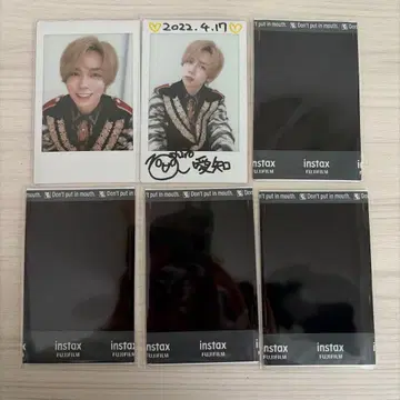 MeseMoa. 메세모아 화이트 의류 폴라로이드