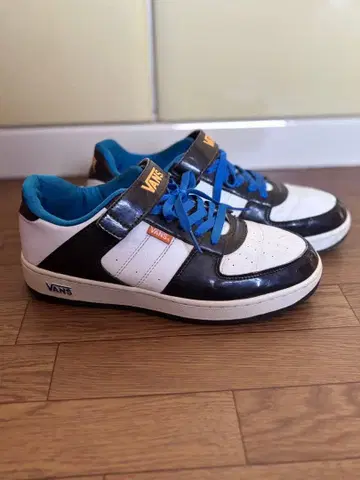 VANS 스니커즈 블랙/화이트/블루 남성용 26.5cm