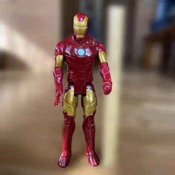 아이언맨 피규어 가동식 빨간색 금색