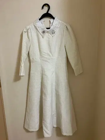 자수 포함 화이트 롱 원피스