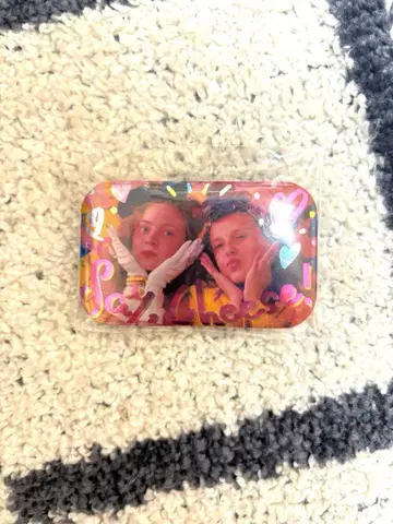 기묘한 이야기 캔 배지