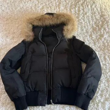 INGNI 블랙 다운 자켓 M 사이즈