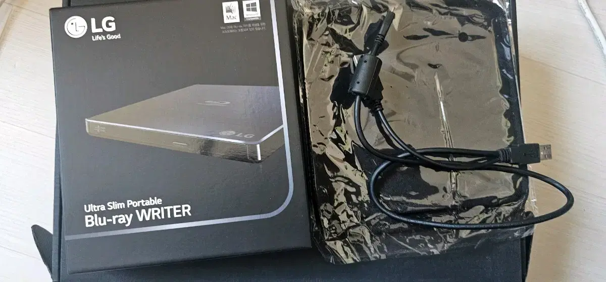 LG External Blu-ray Player BP50NB40