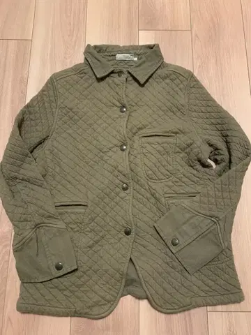 ARMEN 올리브 그린 퀼팅 자켓