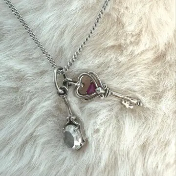 하트 모양 열쇠와 손거울 참 실버 목걸이