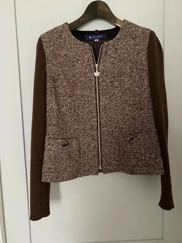 M's 그레이시 브라운 계열 트위드풍 긴팔 가디건 스커트