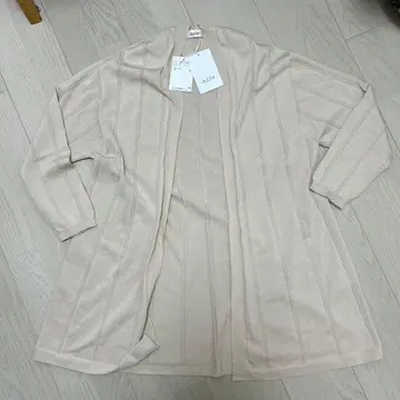 [ 택 포함 미사용 새상품 ] JUDY COLLECTION 베이지 가디건