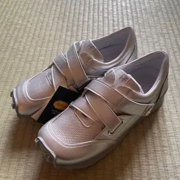 Heal Creek 실버 스니커즈