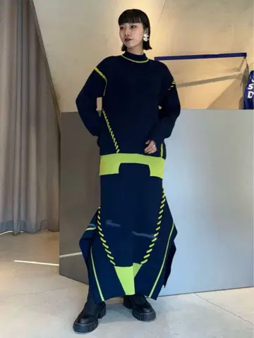 UN3D. 아쓰리디 포인트 스티치 니트 스커트 롱 스커트