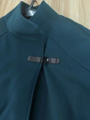 다크 그린 판초 케이프 코트