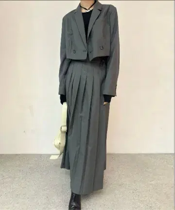 [ AMERI VINTAGE ] 숏 자켓과 스커트 셋업