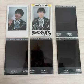 MeseMoa. 메세모아 화이트 의류 폴라로이드