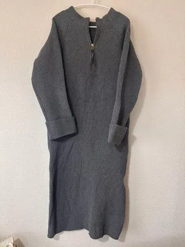 [ 새상품급 ] 하프 지퍼 니트 원피스