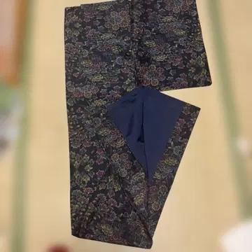 네이비 컬러 꽃무늬 명주 기모노