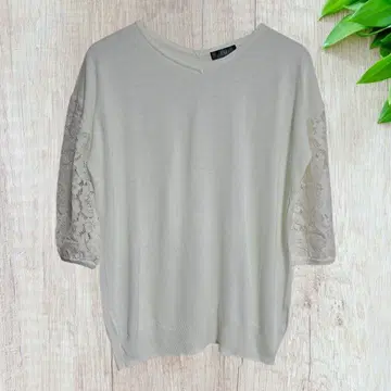 ru 화이트색 V넥 반팔 여성용 니트 소매 레이스
