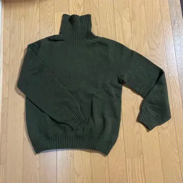 가격 인하 할리 올리브 그린 하이넥 니트 긴팔