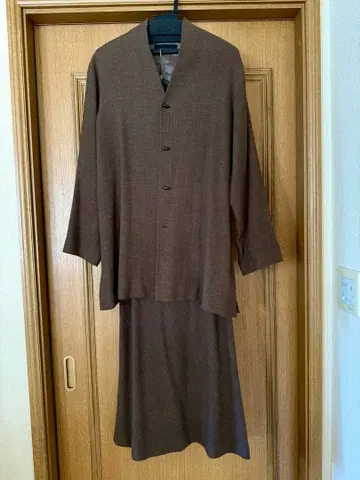 요건 레일 브라운 스커트 셋업